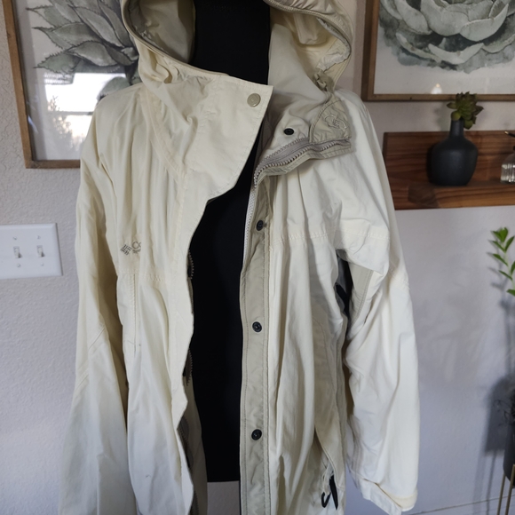 Columbia Women's Cream Jacket - Picture 2 of 7